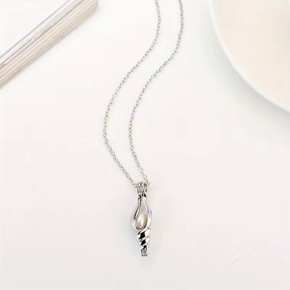 Sea Conch Luminous pendant necklace - Picture 3 of 4